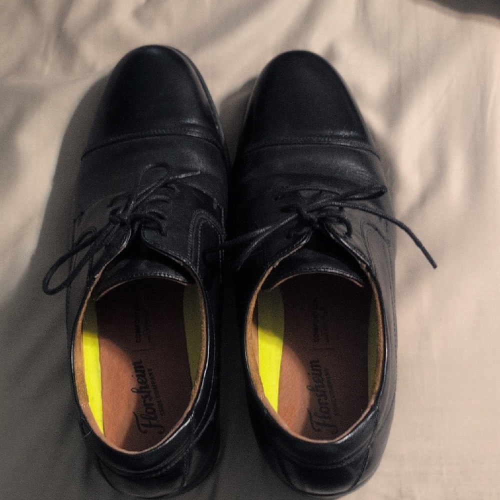 Florsheim Black Oxfords Classic Leather Design